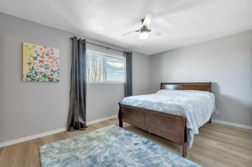 389 Strathford Crescent, Strathmore, AB - Indoor Photo Showing Bedroom