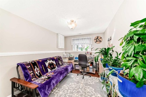 43 Beaconsfield Way Nw, Calgary, AB - Indoor