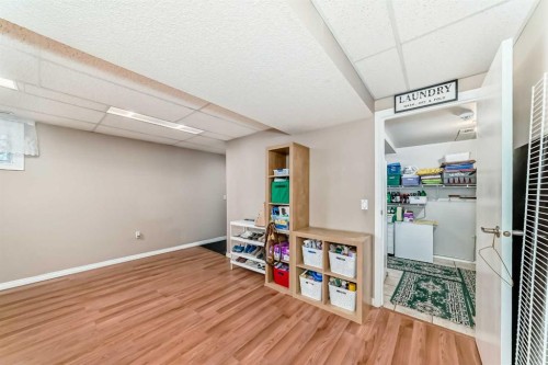 43 Beaconsfield Way Nw, Calgary, AB - Indoor
