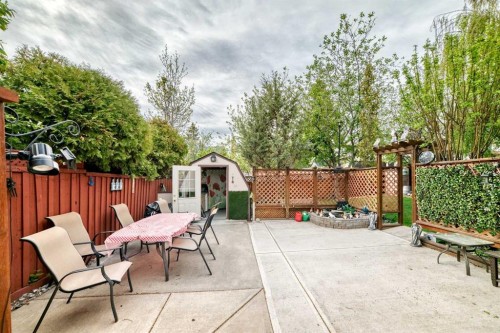 43 Beaconsfield Way Nw, Calgary, AB - Outdoor With Deck Patio Veranda