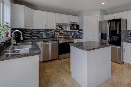 9982 Hidden Valley Drive Nw, Calgary, AB 