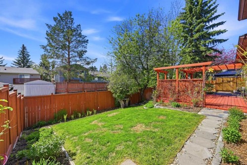 156 Templeview Place Ne, Calgary, AB - Outdoor