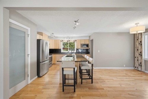 156 Templeview Place Ne, Calgary, AB - Indoor Photo Showing Kitchen