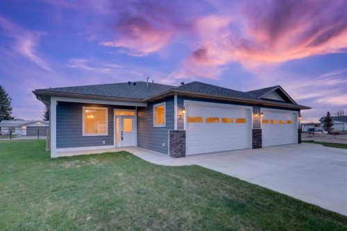 3-610 4 Avenue SW Sundre, AB T0M 1X0