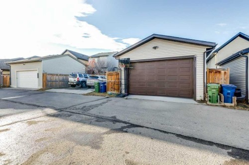 1065 Kingston Crescent Se, Airdrie, AB - Outdoor With Exterior