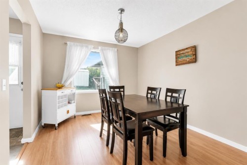 140 Dalhousie Road Nw, Calgary, AB - Indoor Photo Showing Dining Room
