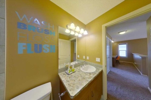 8 Sunset Square, Cochrane, AB - Indoor Photo Showing Bathroom