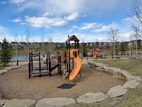 8 Sunset Square, Cochrane, AB - Outdoor