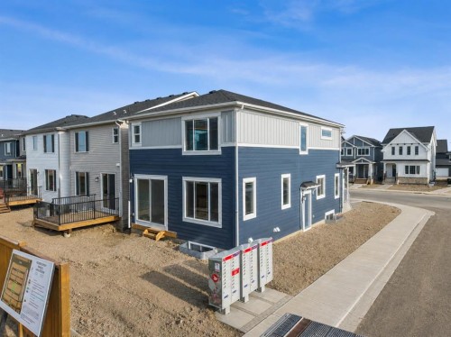 571 Buffaloberry Manor Se, Calgary, AB - Outdoor
