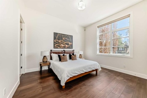 602 22 Avenue Ne, Calgary, AB - Indoor Photo Showing Bedroom