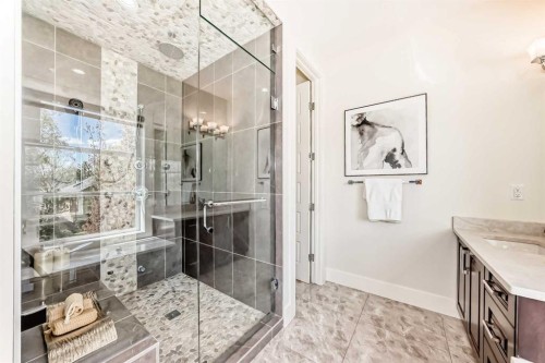 602 22 Avenue Ne, Calgary, AB - Indoor Photo Showing Bathroom