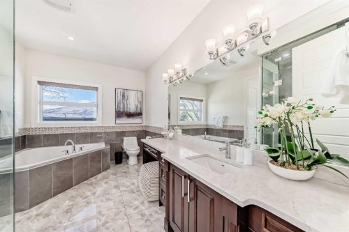 602 22 Avenue Ne, Calgary, AB - Indoor Photo Showing Bathroom