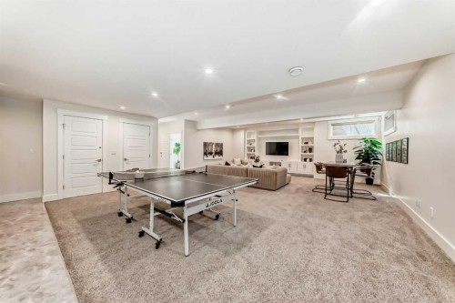 602 22 Avenue Ne, Calgary, AB - Indoor Photo Showing Office