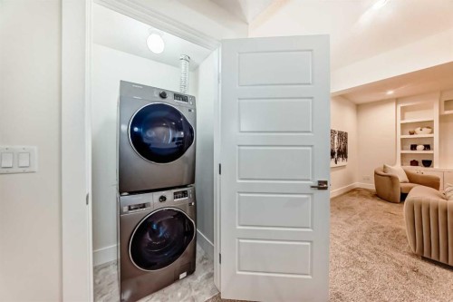 602 22 Avenue Ne, Calgary, AB - Indoor Photo Showing Laundry Room