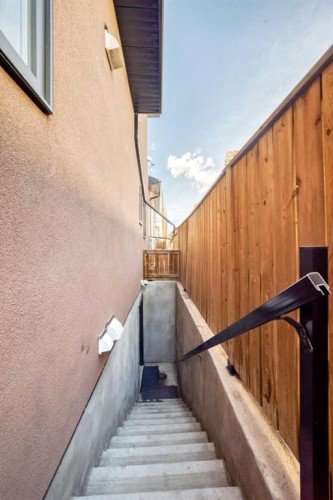 602 22 Avenue Ne, Calgary, AB - Outdoor With Exterior