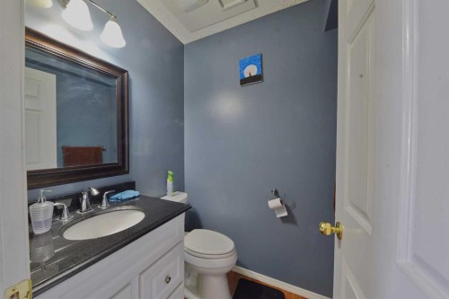 125 Costa Mesa Close Ne, Calgary, AB - Indoor Photo Showing Bathroom