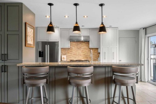 10220 Maple Grove Place Se, Calgary, AB - Indoor