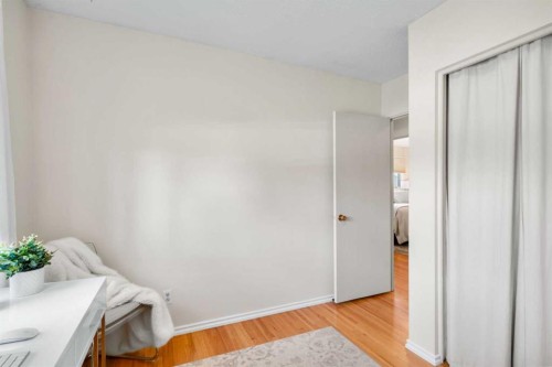 10220 Maple Grove Place Se, Calgary, AB - Indoor