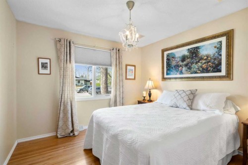 10220 Maple Grove Place Se, Calgary, AB - Indoor Photo Showing Bedroom