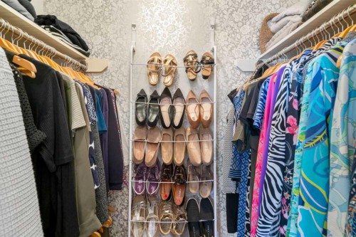 10220 Maple Grove Place Se, Calgary, AB - Indoor With Storage