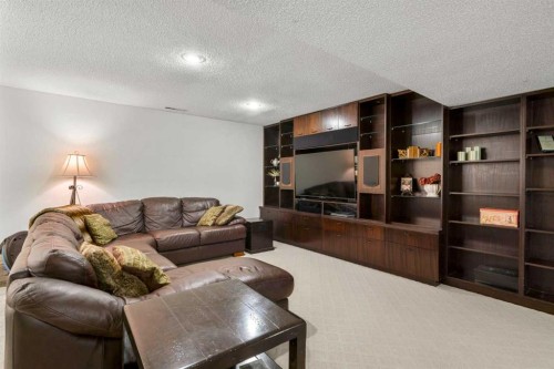 10220 Maple Grove Place Se, Calgary, AB - Indoor