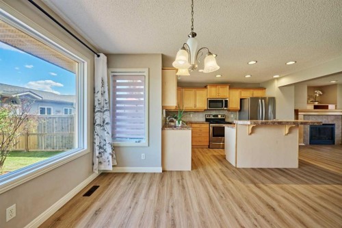 383 Prestwick Close Se, Calgary, AB - Indoor Photo Showing Kitchen