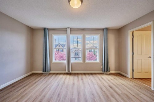 383 Prestwick Close Se, Calgary, AB - Indoor Photo Showing Other Room