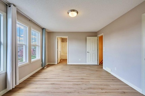 383 Prestwick Close Se, Calgary, AB - Indoor Photo Showing Other Room