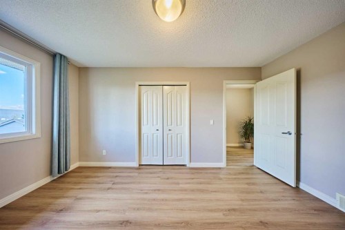383 Prestwick Close Se, Calgary, AB - Indoor Photo Showing Other Room