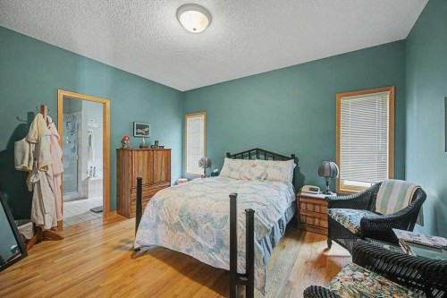 18 Prominence View Sw, Calgary, AB - Indoor Photo Showing Bedroom