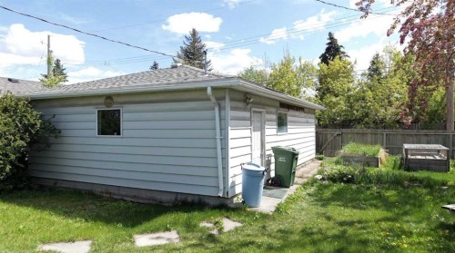 6379 31 Avenue Nw, Calgary, AB - Outdoor