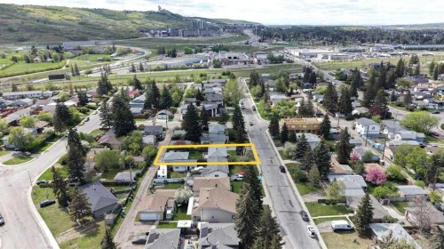 6379 31 Avenue Nw, Calgary, AB - Outdoor With View
