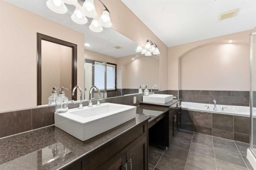 225 Panamount Road, Calgary, AB - Indoor Photo Showing Bathroom