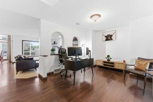 225 Panamount Road, Calgary, AB - Indoor Photo Showing Other Room