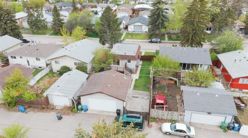 3240 Dovercliffe Road Se, Calgary, AB - Outdoor