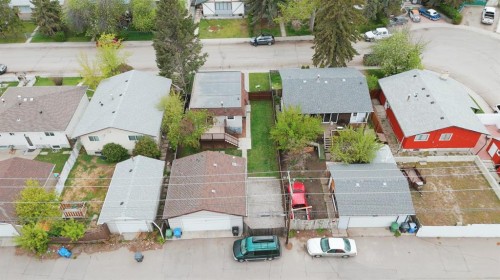 3240 Dovercliffe Road Se, Calgary, AB - Outdoor