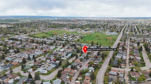 3240 Dovercliffe Road Se, Calgary, AB - Outdoor With View