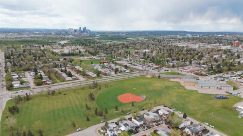 3240 Dovercliffe Road Se, Calgary, AB - Outdoor With View