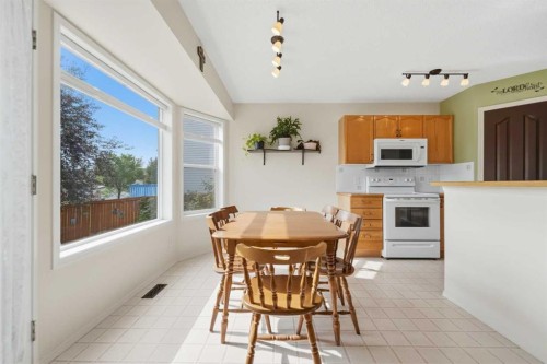46 Somerside Place Sw, Calgary, AB - Indoor