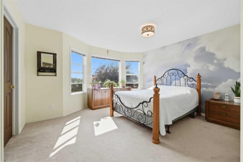46 Somerside Place Sw, Calgary, AB - Indoor Photo Showing Bedroom