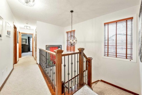 212 12A Street Ne, Calgary, AB 