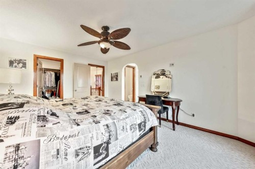 212 12A Street Ne, Calgary, AB 