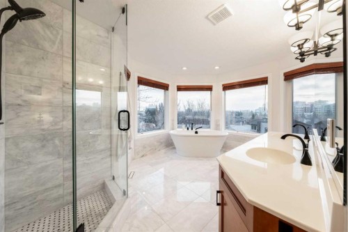 212 12A Street Ne, Calgary, AB 