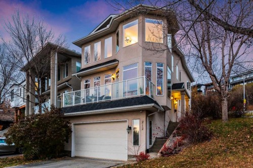 212 12A Street Ne, Calgary, AB 