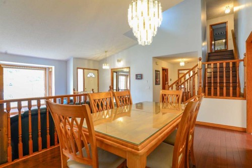 393 Hawktree Circle Nw, Calgary, AB - Indoor Photo Showing Dining Room