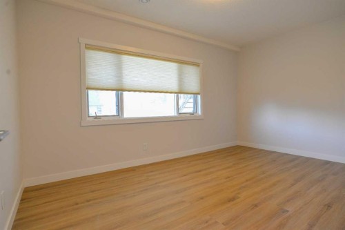 393 Hawktree Circle Nw, Calgary, AB - Indoor Photo Showing Other Room