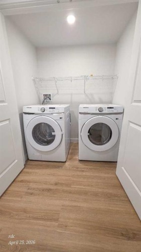 393 Hawktree Circle Nw, Calgary, AB - Indoor Photo Showing Laundry Room