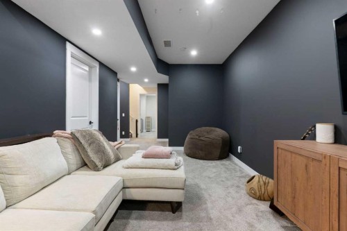193 River Heights Drive, Cochrane, AB - Indoor