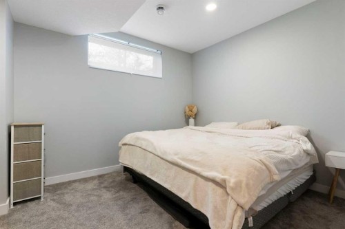 193 River Heights Drive, Cochrane, AB - Indoor Photo Showing Bedroom