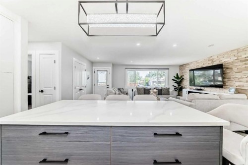 12 Rundleson Way Ne, Calgary, AB - Indoor